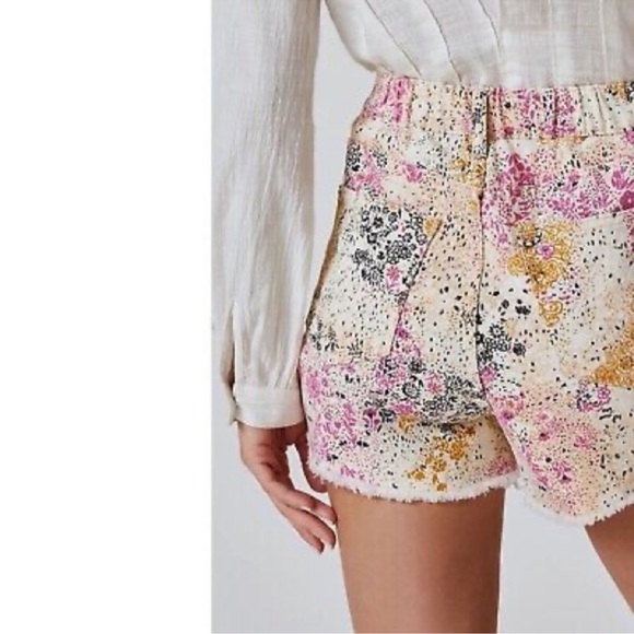 Anthro Pilcro high waist shorts in printed denim Scrunchie style Size Medium - Picture 4 of 16